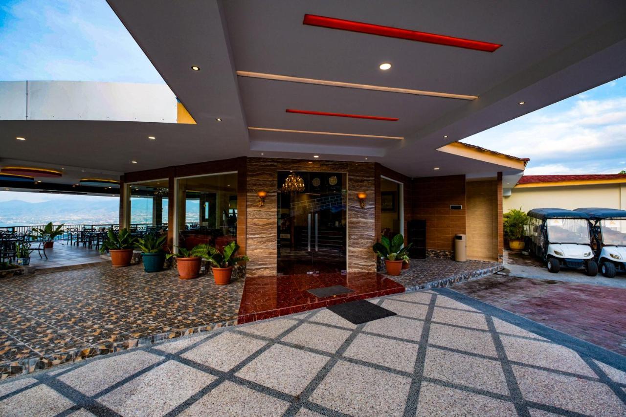 Bukit Indah Doda Hotel & Resorts Palu Zewnętrze zdjęcie